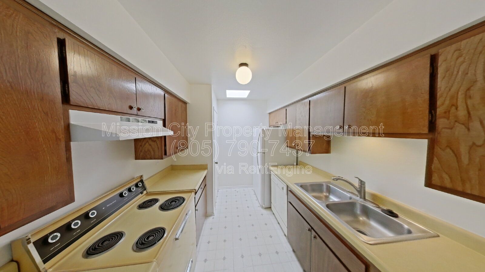 Upstair Corner Unit -  1 Bead Condo with Huge Balcony Overlooking Pool property image
