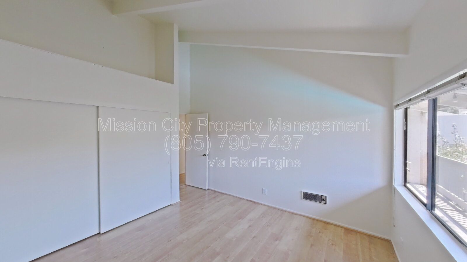 Upstair Corner Unit -  1 Bead Condo with Huge Balcony Overlooking Pool property image