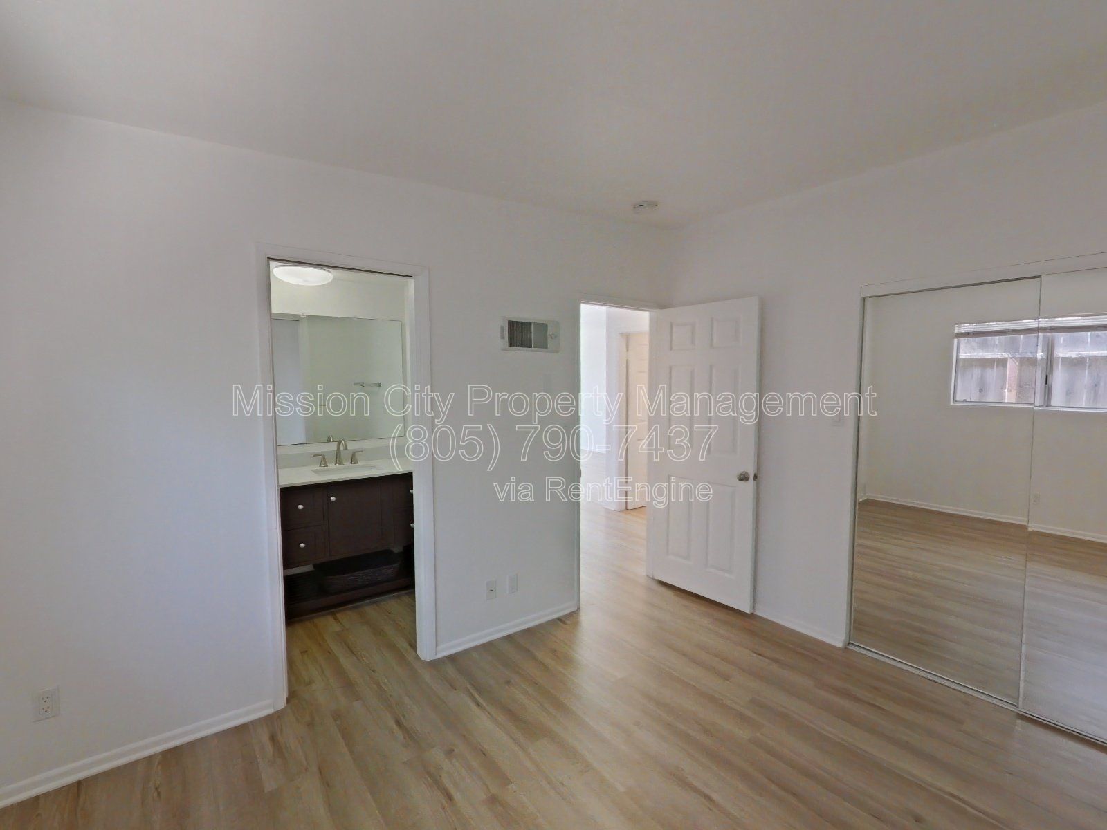 Stunning Lower 3-Bedroom Riviera Unit with Panoramic Deck Views and Modern Upgrades property image