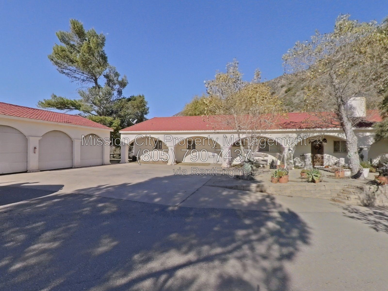 Toro Canyon's Serene Escape: Embrace Pet-Friendly + AC w/ Living with Optional Garages! property image