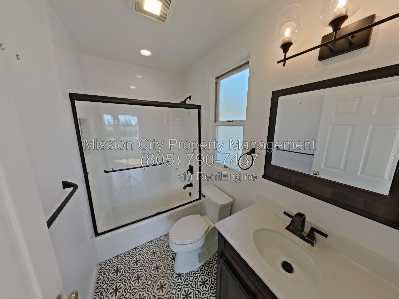 3 Bed / 2.5 Bath - East Side Hillside Home with Ocean Views and Central AC! property image