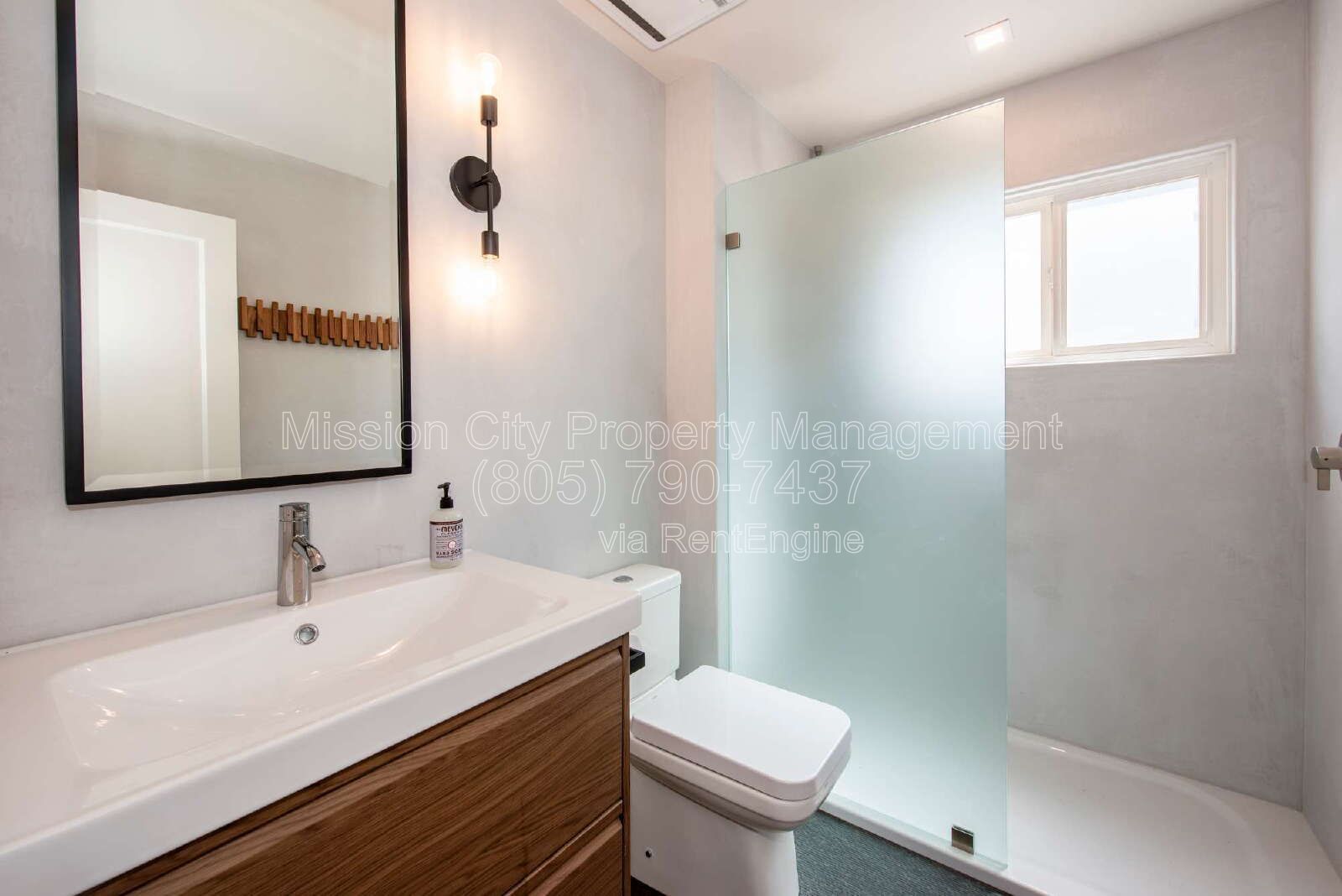 Fully Renovated 2BD/1BA Home with Private Yard, Deck & AC in San Roque property image