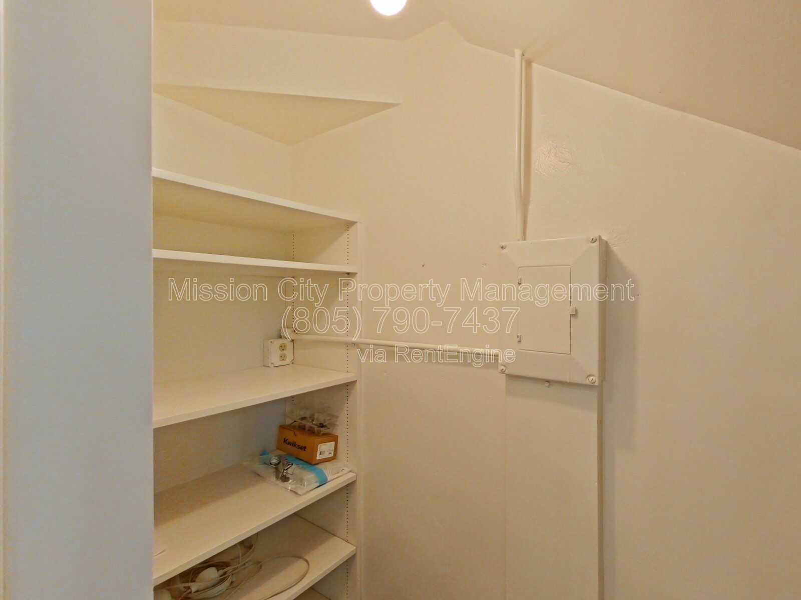 Airy 1BR Loft in Santa Barbara | Parking + On-Site Laundry Included property image